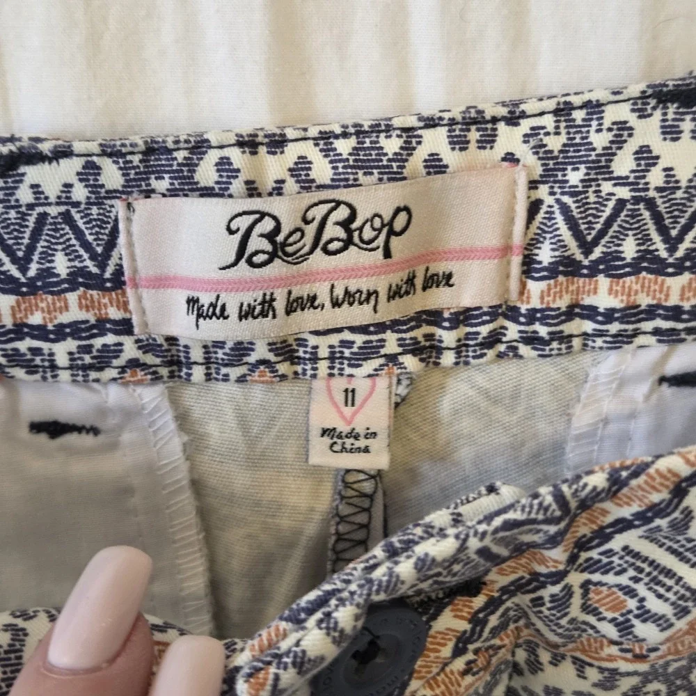 BeBop Blue Orange Beige Patterned Striped Low‎ Rise Shorts. Juniors Size 11
